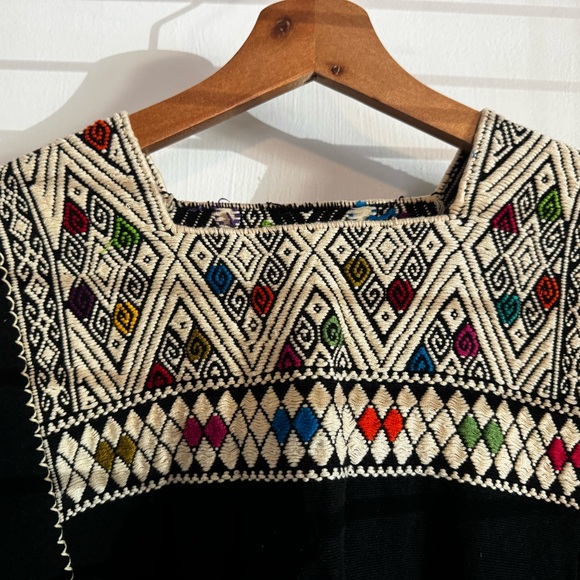 Mexican Huipil - Picture 2 of 3